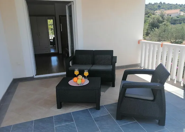 Tina Apartman Razanj